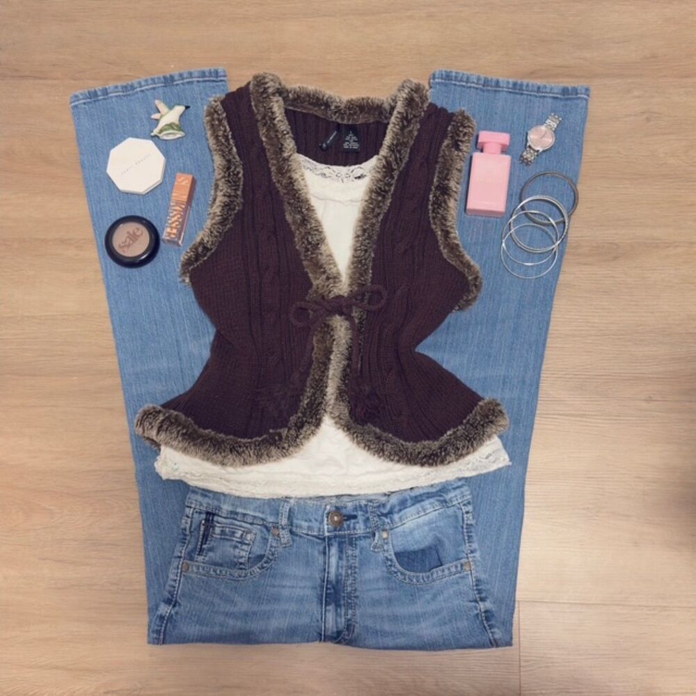 2000s Chocolate Brown Faux Fur Cable Knit New Directions Vest